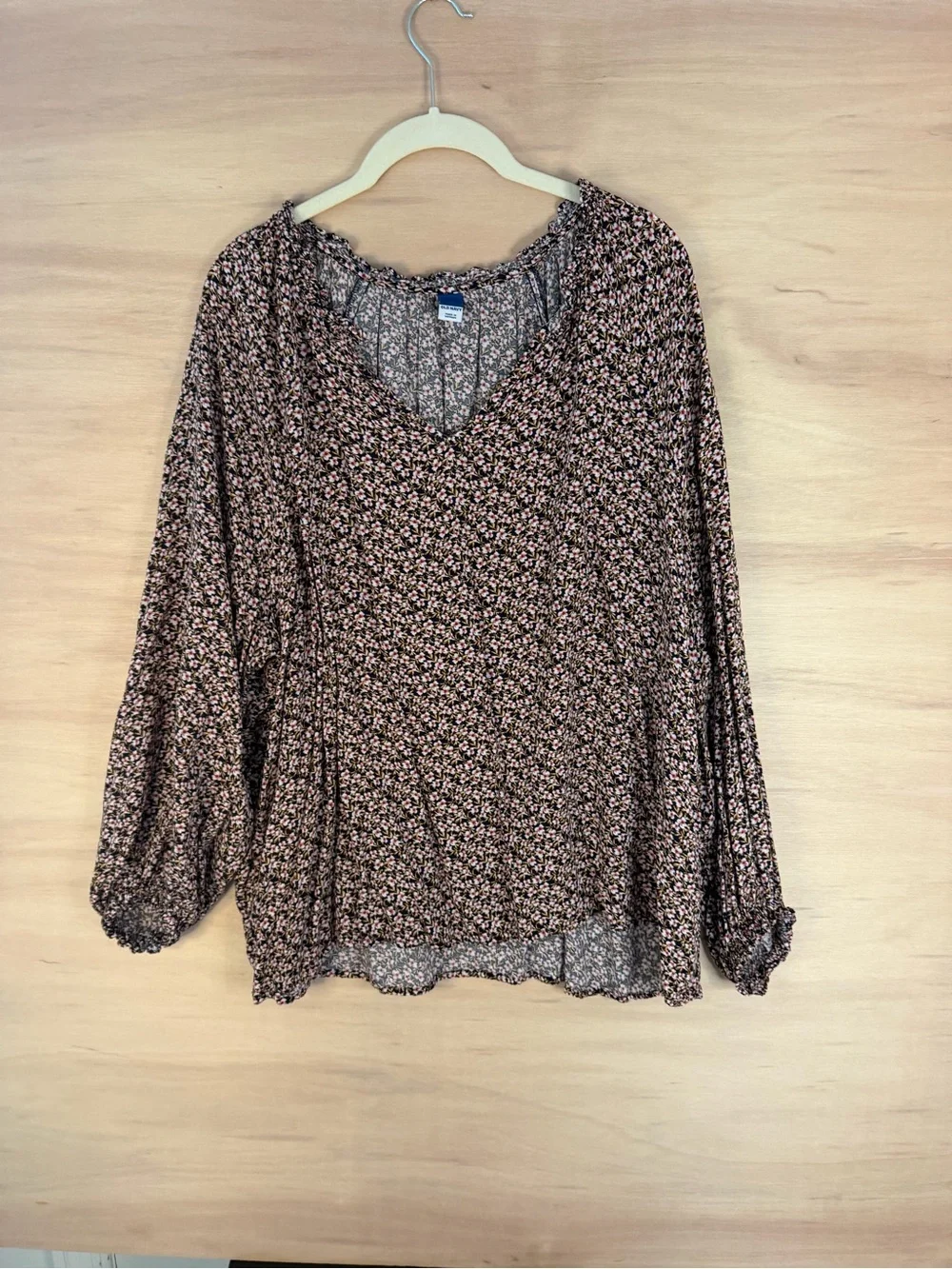 Old Navy Floral V-Neck Peasant Blouse